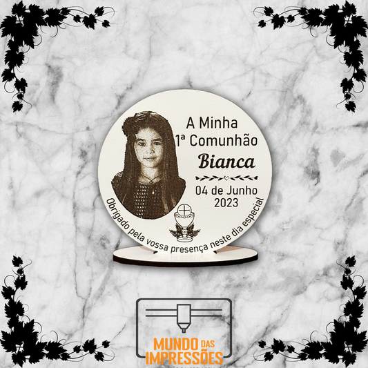 Lembrança de Batismo Personalizada em Madeira - Redondo e Fotografia - Mundo das Impressões