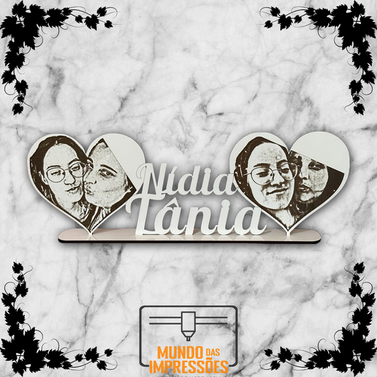 Placa Corações Personalizada em Madeira - Com Nomes e Opção de Fotografia - Mundo das Impressões