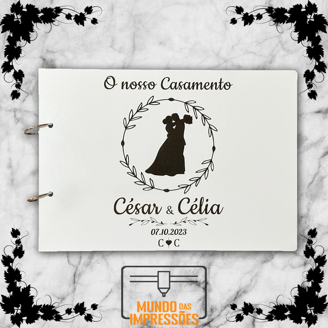 Livro de Honra para Casamento Personalizado em Madeira - Casal e Coroa - Mundo das Impressões
