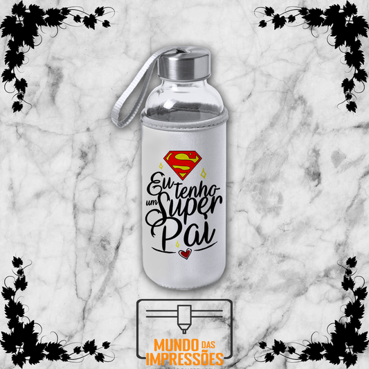 Garrafa de vidro com bolsa soft shell branca personalizada com design Superman e texto Super Pai